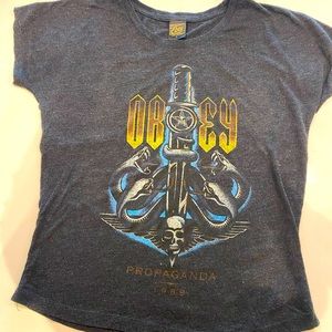 Gray skull Obey T-shirt